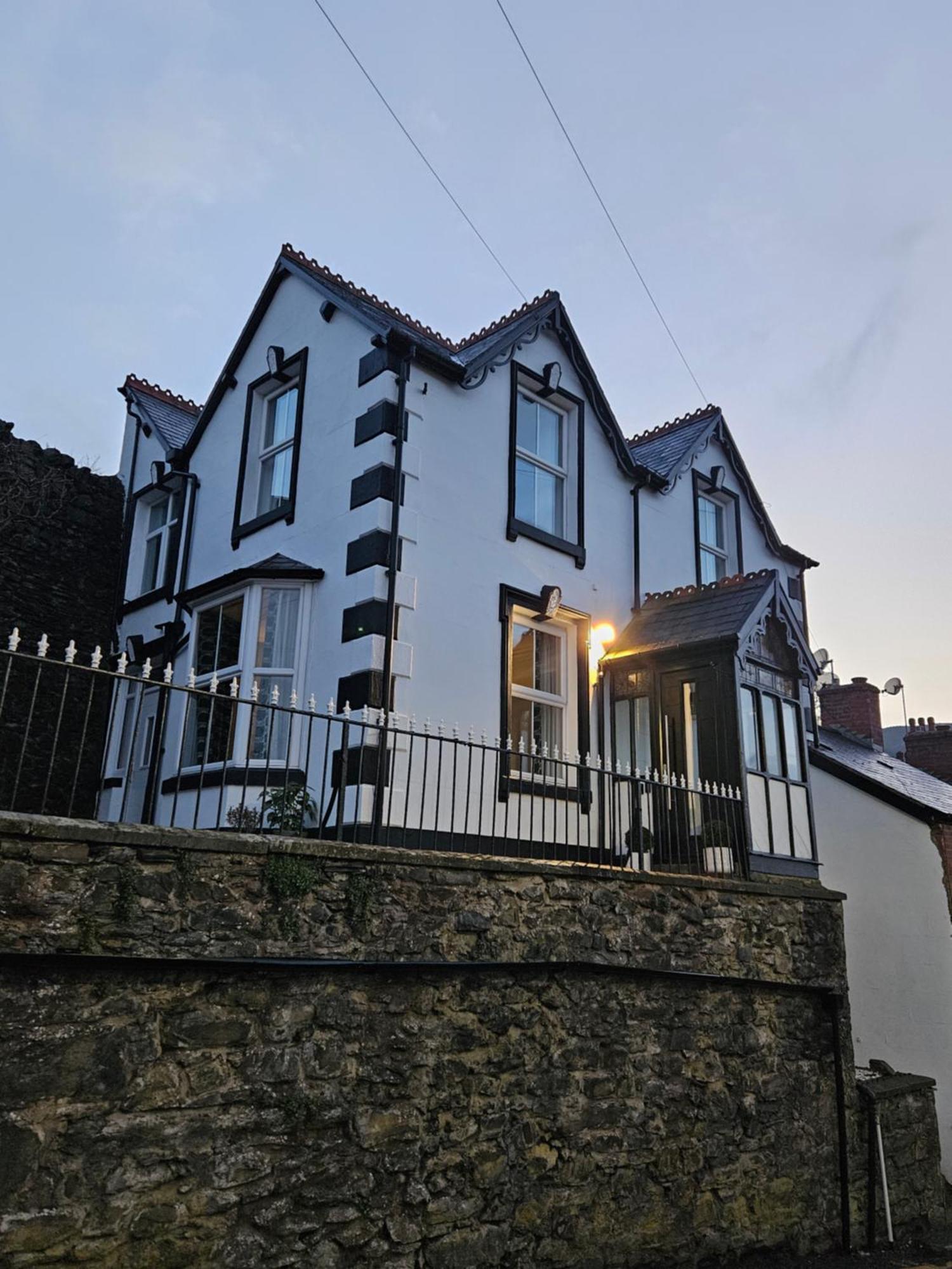 Bryn Aber-the House On The Hill *